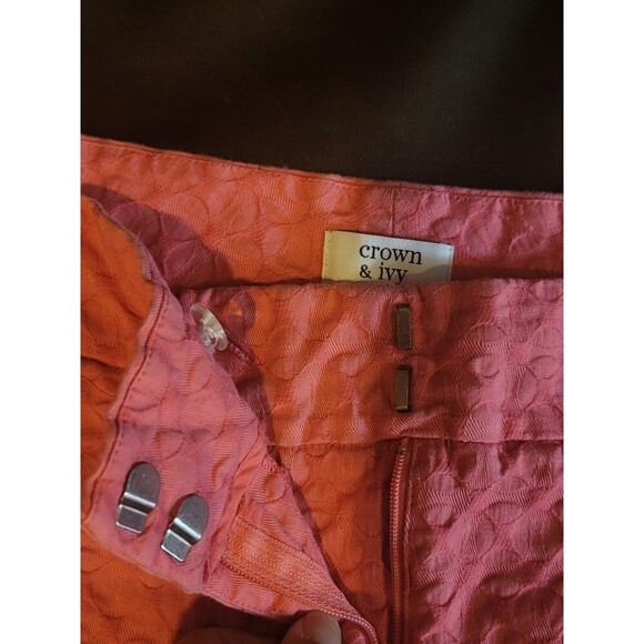 #440 | Pink Salmon Textured Crown & Ivy Scallop Shorts Size 4 - Picture 4 of 13